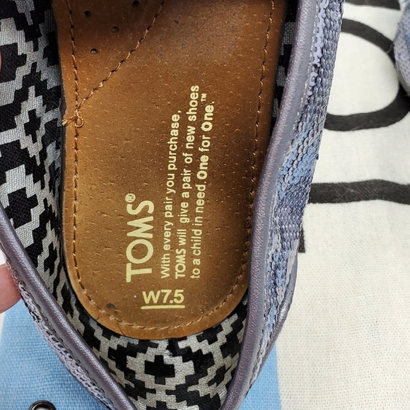 TOMS SILVER SEQUINS SLIP ON FLATS  SHOES WOMENS 7.5 BLING SPARKLE WEDDING - Picture 11 of 16